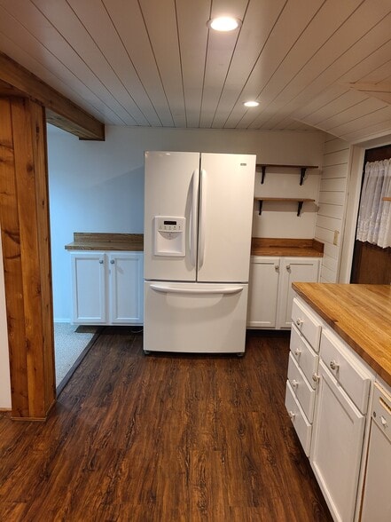French Door Fridge - 3531 Oakes Ave