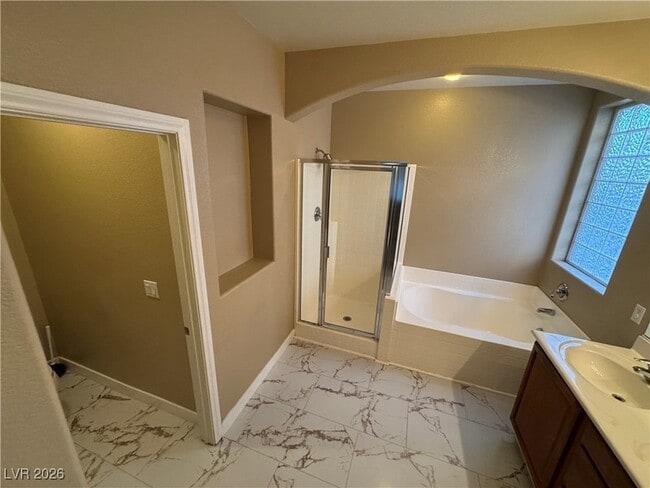 Building Photo - 4608 N Sergeant Ct