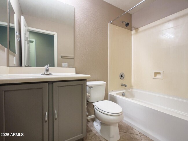 Building Photo - 1958 W Busoni Pl