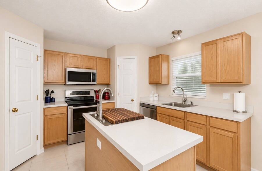 Building Photo - 3371 Hickory Leaf Ct