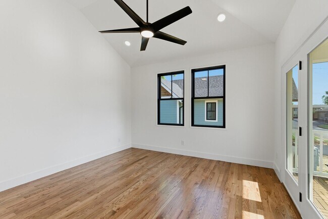 Building Photo - Stunning 4 bedroom East Nashville New Construction