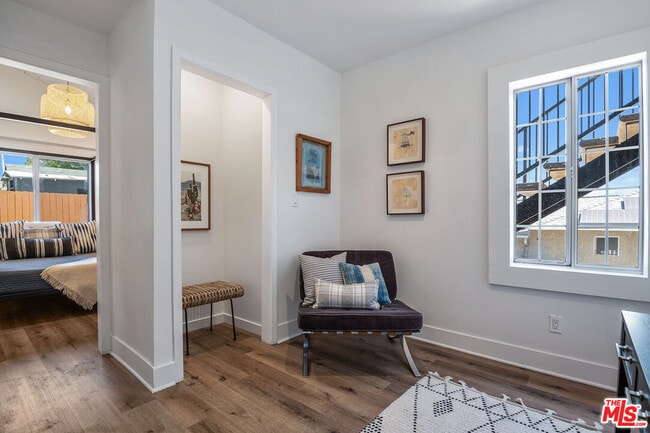 Building Photo - 2217 Scott Ave