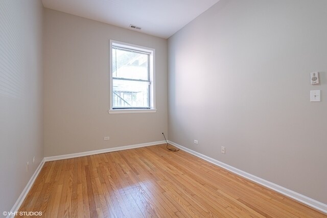 Building Photo - 320 W Evergreen Ave