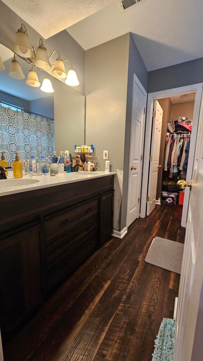 Building Photo - 265 Darenia Ln