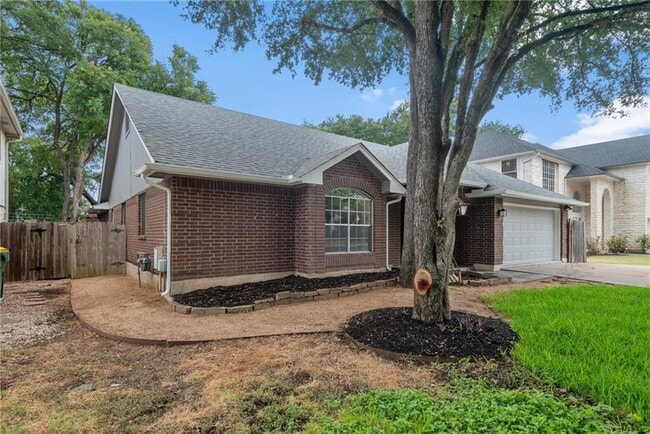 Building Photo - 1904 Dayflower Trce