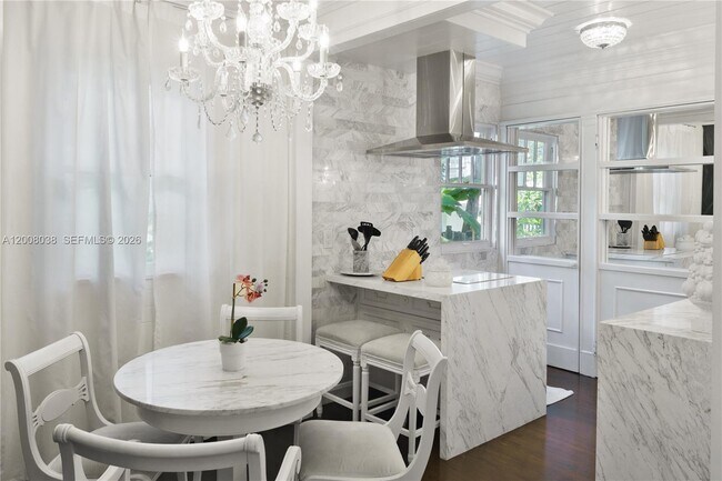 Building Photo - 743 NW 9th Ave