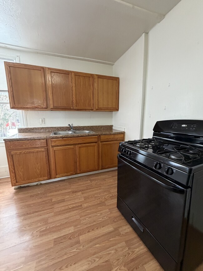 Building Photo - 30 N Franklin St