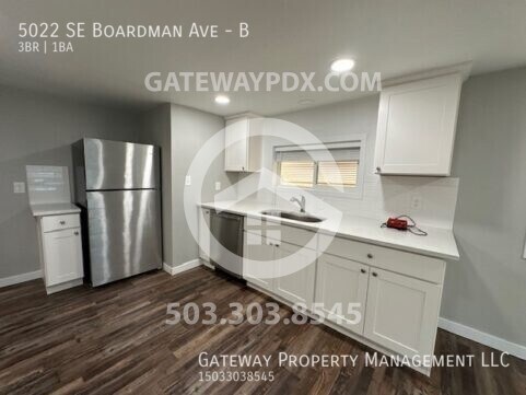 Building Photo - 5022 SE Boardman Ave