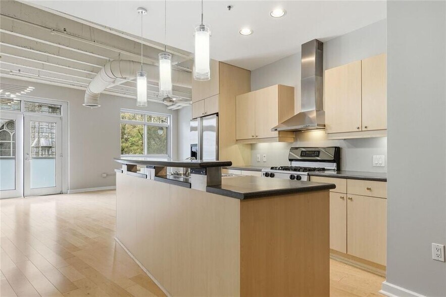 Building Photo - 805 Peachtree St NE