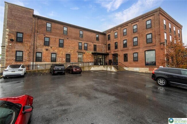 Building Photo - 107 Hamilton St