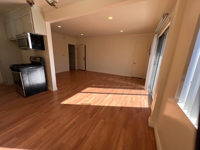 Building Photo - 1523 Scott Rd