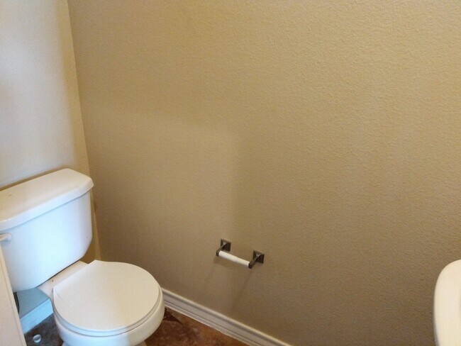 Building Photo - COMING SOON! 3 Bedroom/ 2.5 Bath Townhome