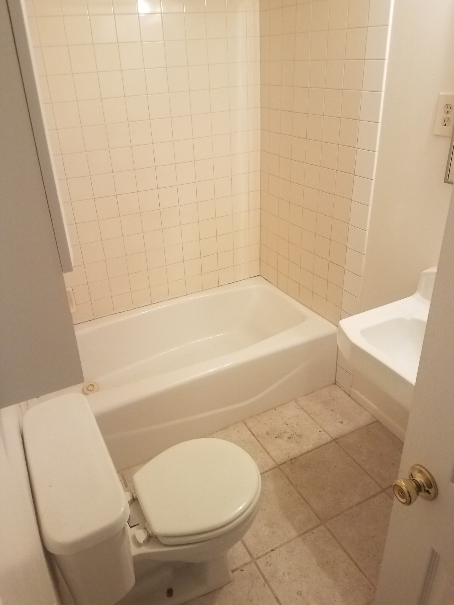 Bathroom - 156 E 100 S