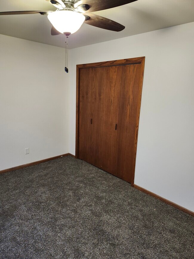 Building Photo - 1014 Sawyer Dr