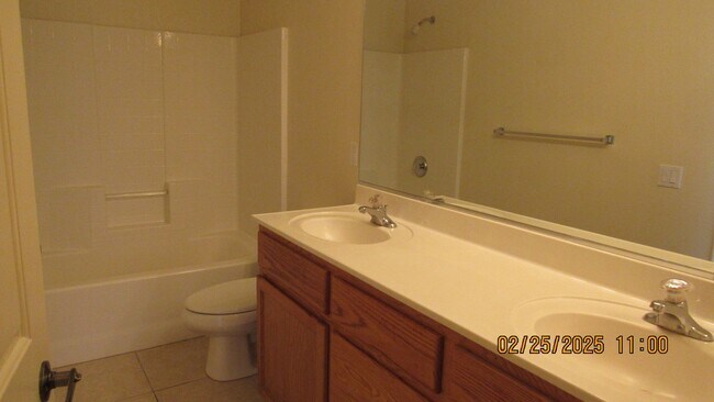 Building Photo - 2759 Palisades Dr