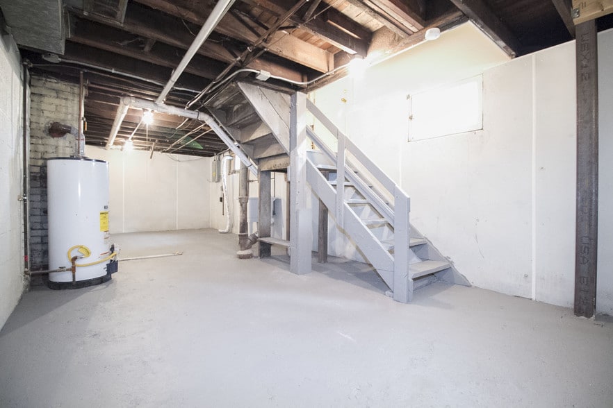 Building Photo - 140 Walnut St