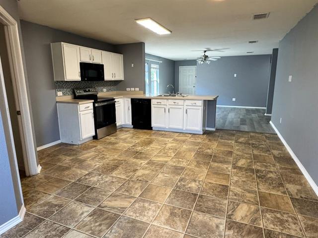 Building Photo - 12616 Skeeter Ln