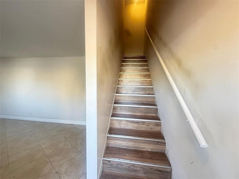 Building Photo - 5646 Blueberry Ct