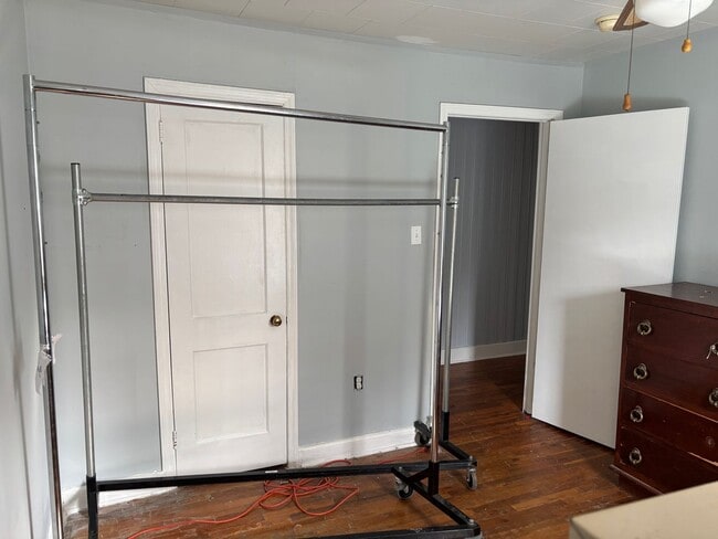 Building Photo - 3 BED, 1 BATH FARM HOUSE LOCATED IN STAR!