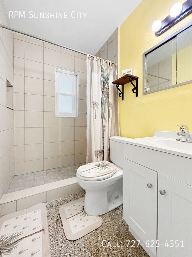 Building Photo - 11400 2nd St E