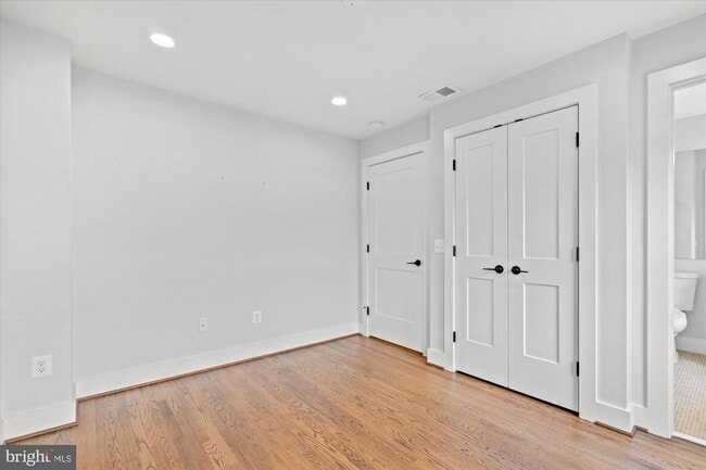 Building Photo - 222 Green St