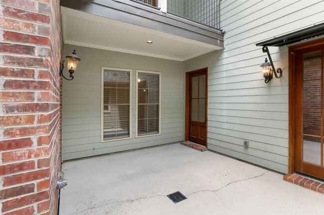 Building Photo - 2437 Fiero St