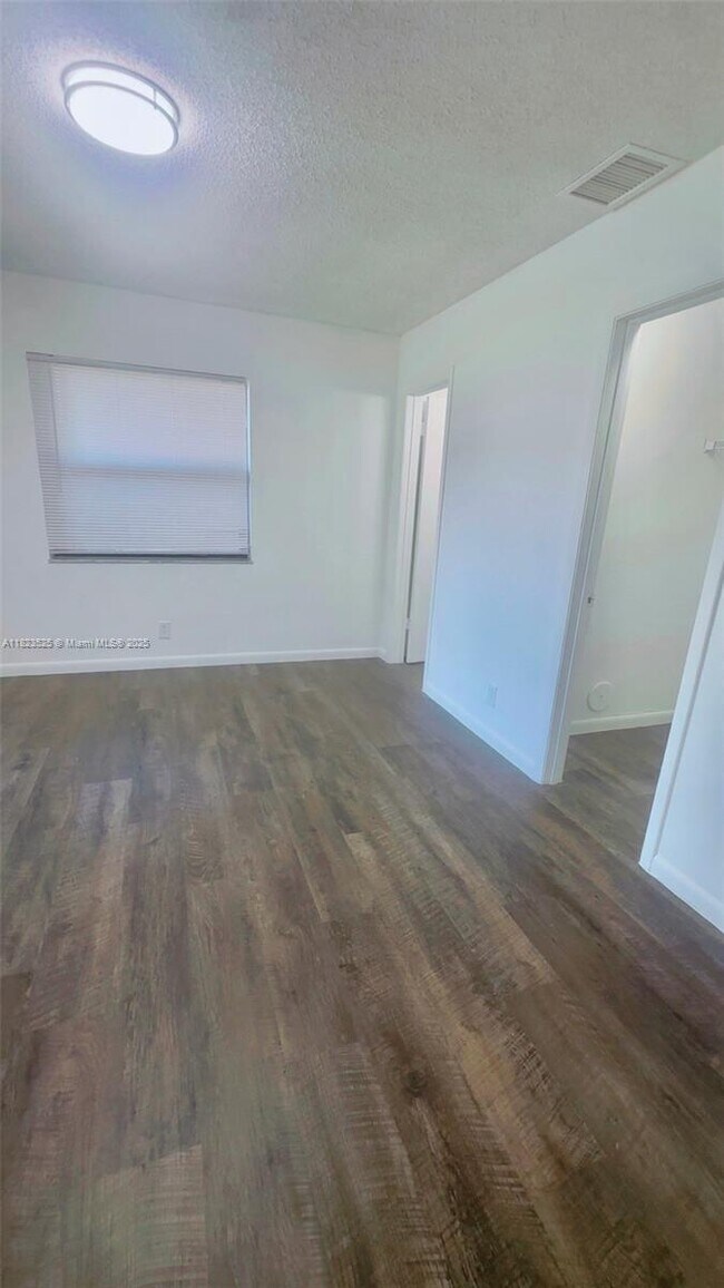 Building Photo - 10871 NW 45th St