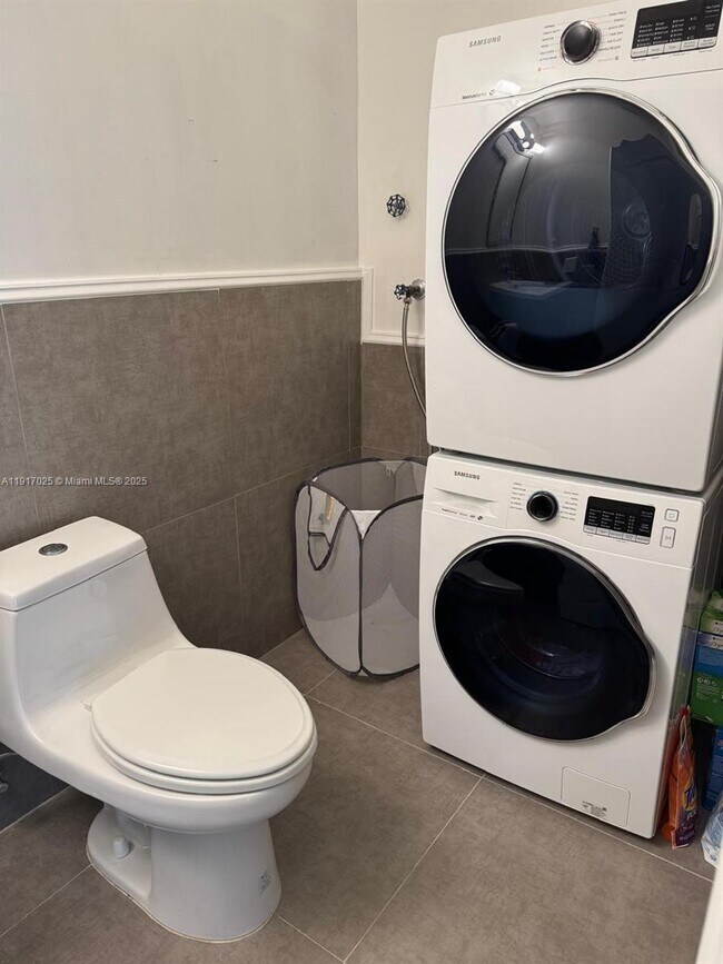 Building Photo - 3451 NW 47th Ave