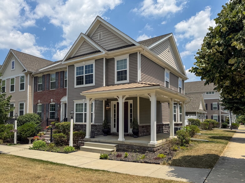 Building Photo - 900 Cadwell Ln