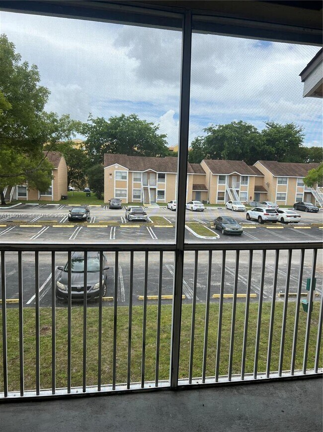 Building Photo - 2228 SW 80th Terrace