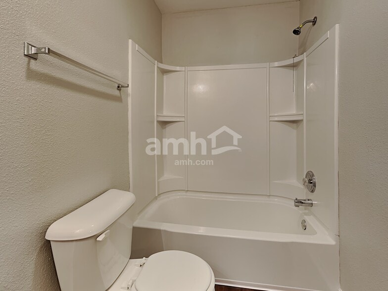 Building Photo - 1141 Central Park Dr