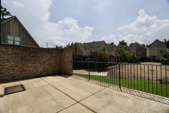 Building Photo - 406 Shakespeare Ln