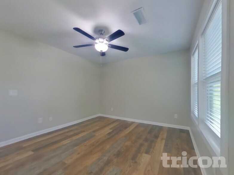 Building Photo - 1820 Crestwood Dr NW