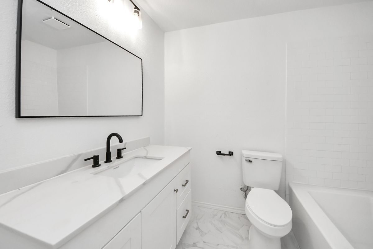 Building Photo - 4519 Reynaldo Dr