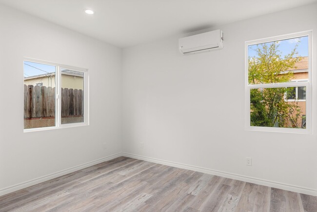 Building Photo - Brand-New Construction! Stunning 3 Bed, 2 ...