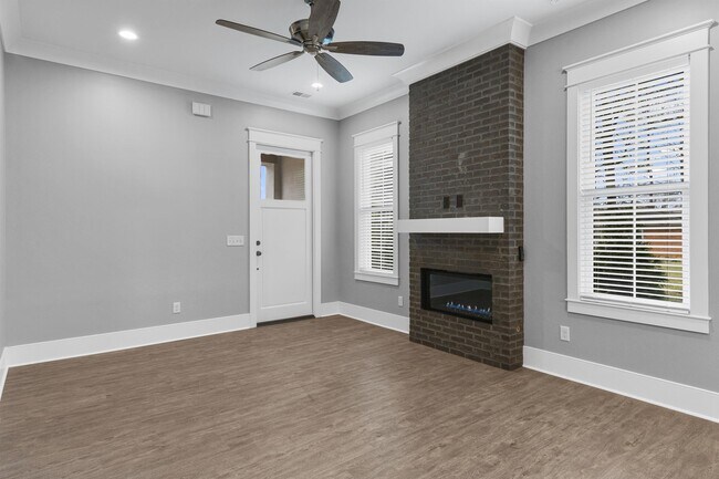 Building Photo - 1713 Double Oak Trl