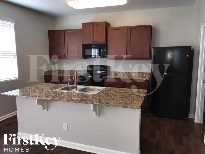 Building Photo - 5519 Luther Ct
