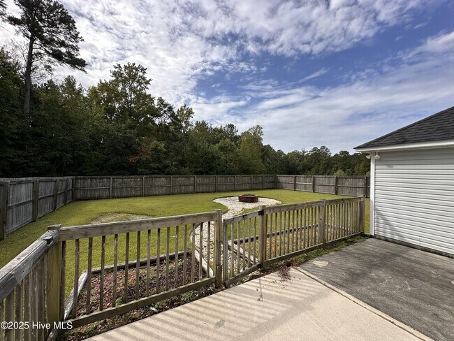 Building Photo - 159 Cavalier Dr
