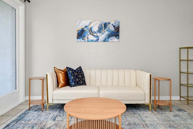 Building Photo - 2954 Sadina St