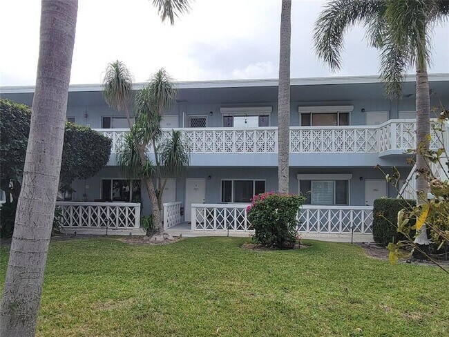 Building Photo - 2170 NE 51st Ct