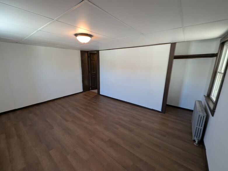 Building Photo - 206 Coal St