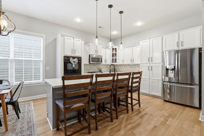 Building Photo - Welcome Home to 8626 Sagekirk Ct