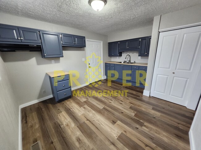 Building Photo - Updated 3-Bedroom, 1-Bath Home with Large ...