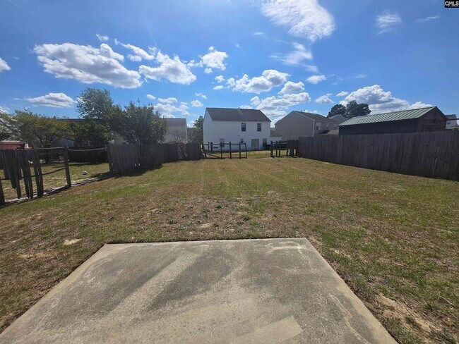 Building Photo - 132 Fox Grove Cir