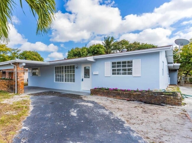 Building Photo - 5820 NW 14th Ct