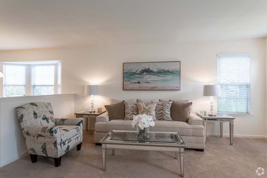 Living Area - Heritage Summer Hill