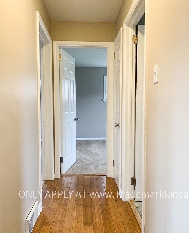 Building Photo - 525 Hilton Dr