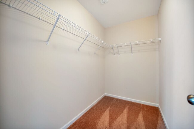 Building Photo - Spence Creek Rental!