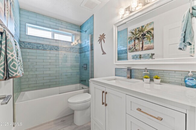 Building Photo - 7258 E Loma Ln