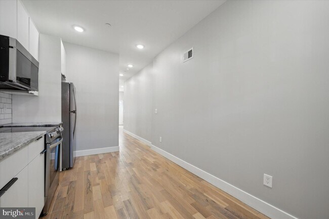 Building Photo - 5412 Delancey St